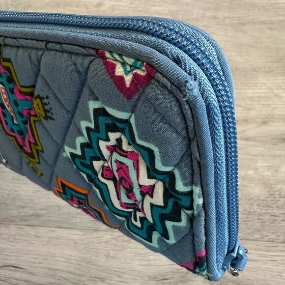 Vera Bradley Zip Around Georgia RFID Wallet Painted Medallions Pattern Retired - Picture 4 of 6